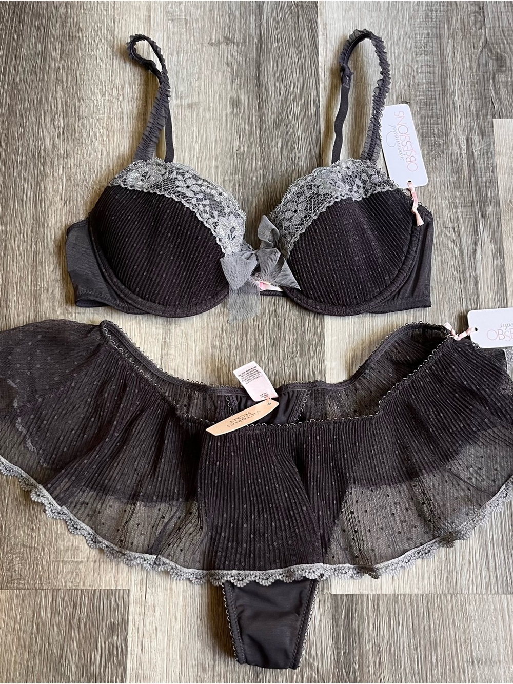 NWT Victoria’s  Secret Bra 34B & Panty Set-Supermodel Obsession-grey/light grey